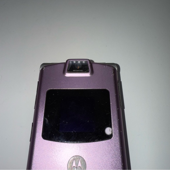 Motorola RAZR V3 Pink-Verizon w/Charger Turns On“UNTESTED” Buy As Is Read Below - Picture 6 of 14